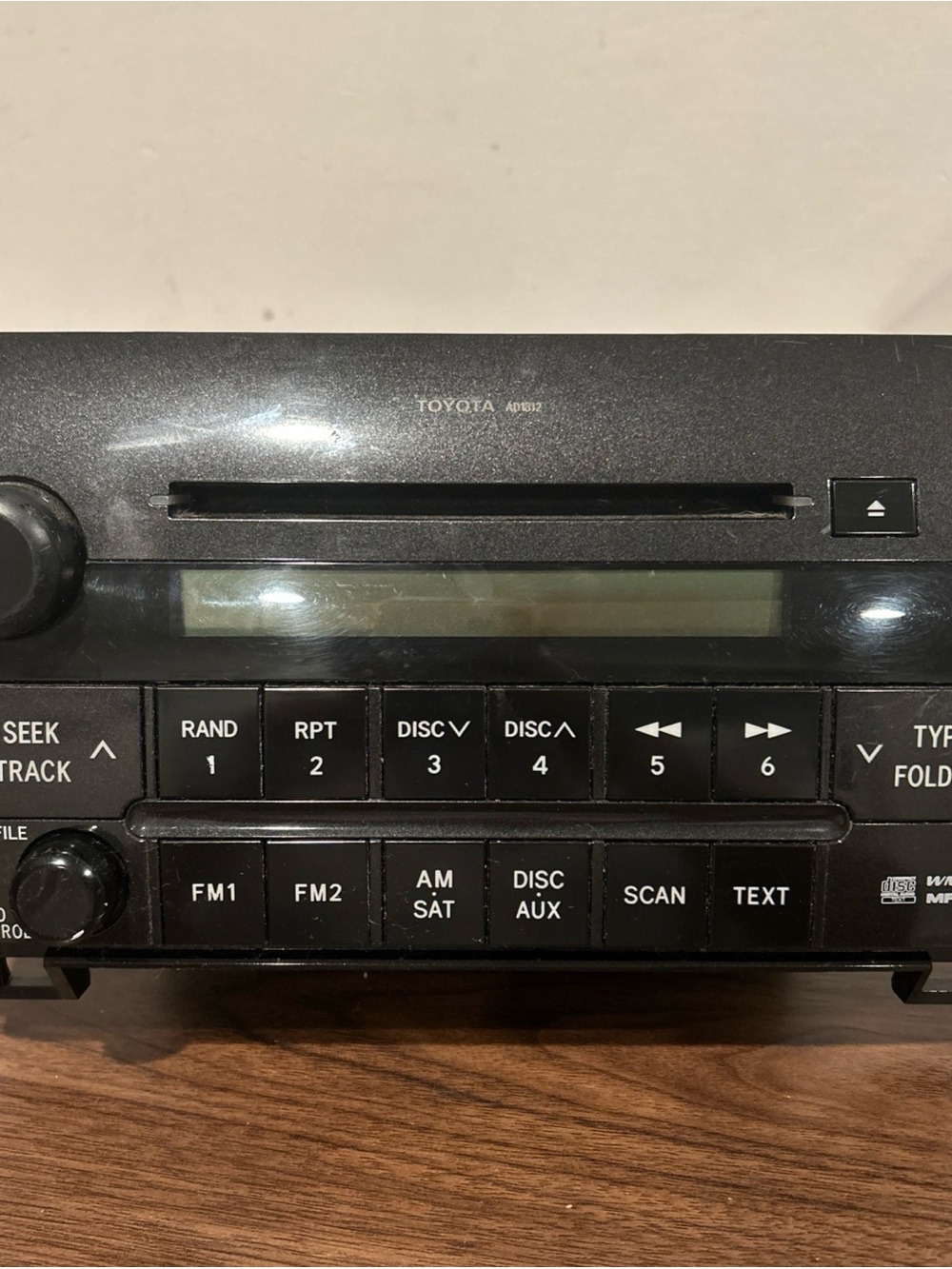 2010-2013 Toyota Tundra Am Fm Cd Player Radio Receiver 86120-OC270
